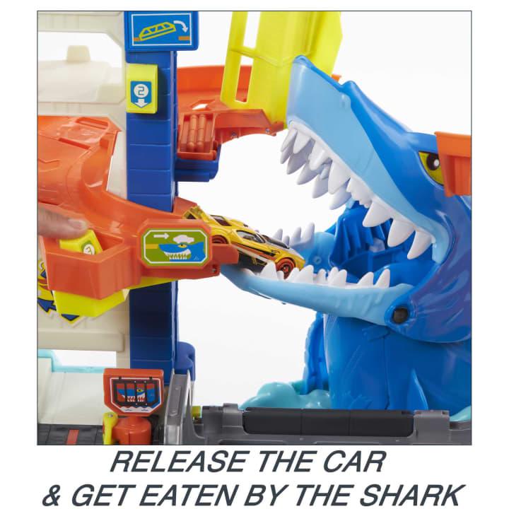 Mattel-Hot Wheels Attacking Shark Escape Playset-HDP06-Legacy Toys
